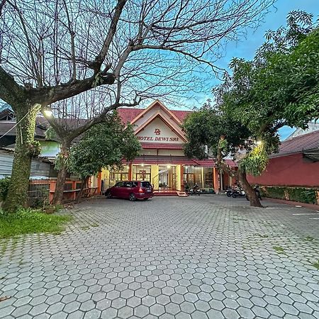 Hotel Dewi Sri Redpartner Yogyakarta Eksteriør bilde