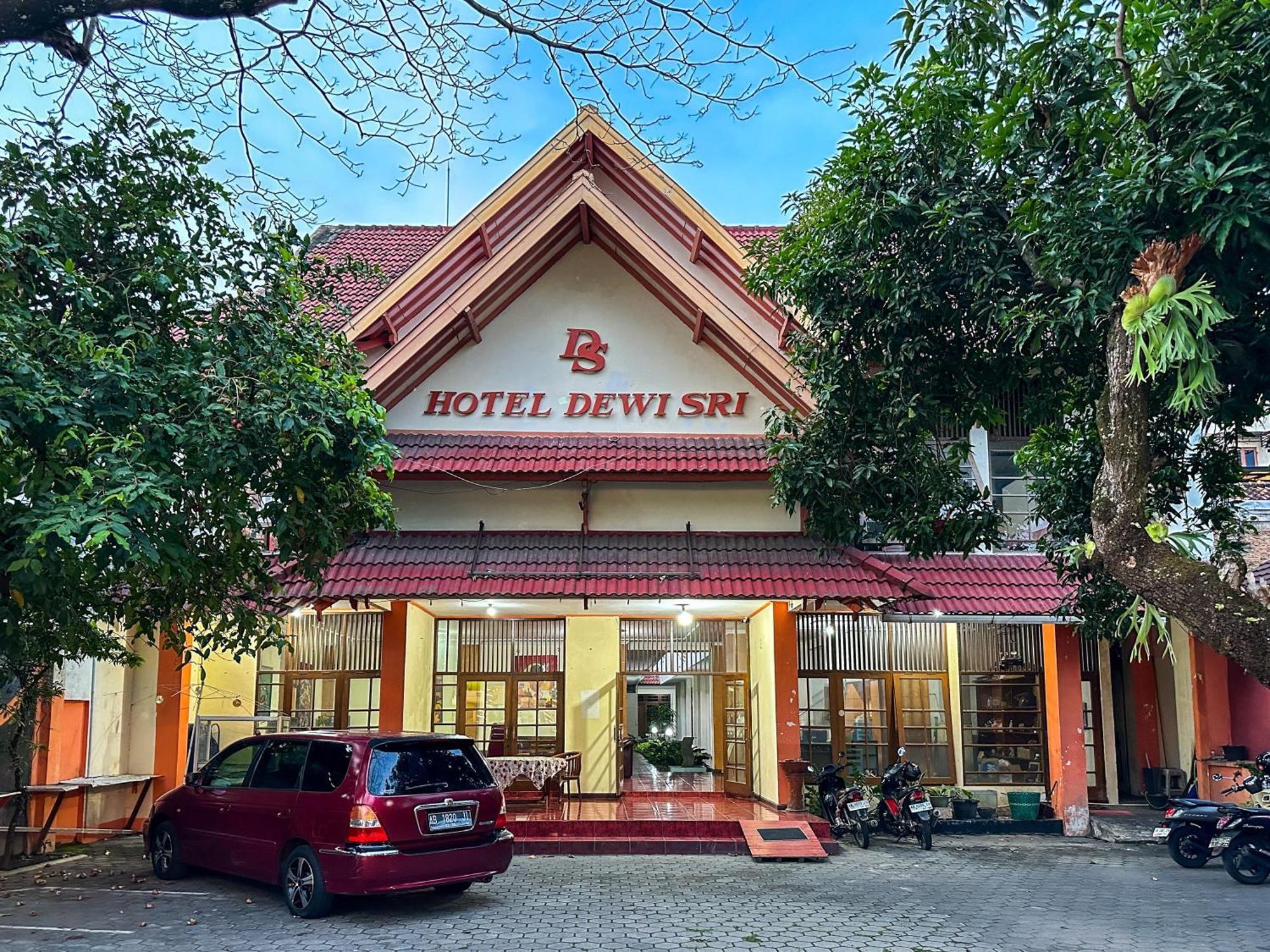 Hotel Dewi Sri Redpartner Yogyakarta Eksteriør bilde