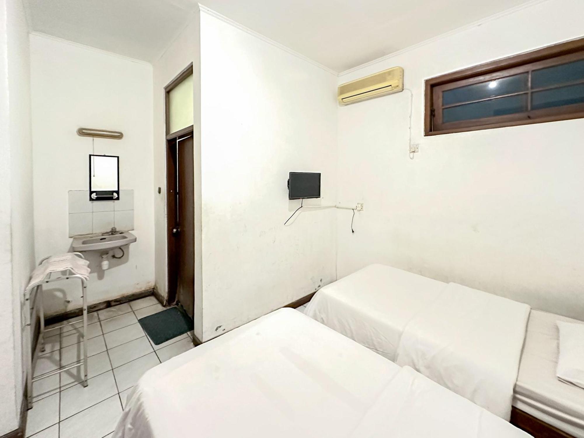 Hotel Dewi Sri Redpartner Yogyakarta Eksteriør bilde