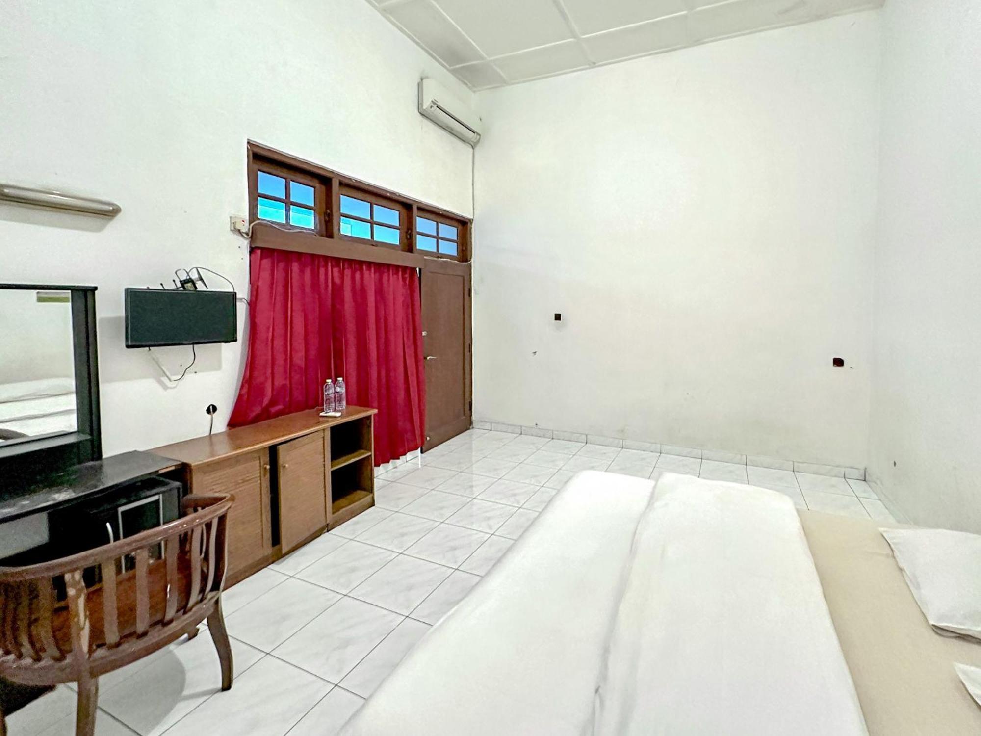 Hotel Dewi Sri Redpartner Yogyakarta Eksteriør bilde