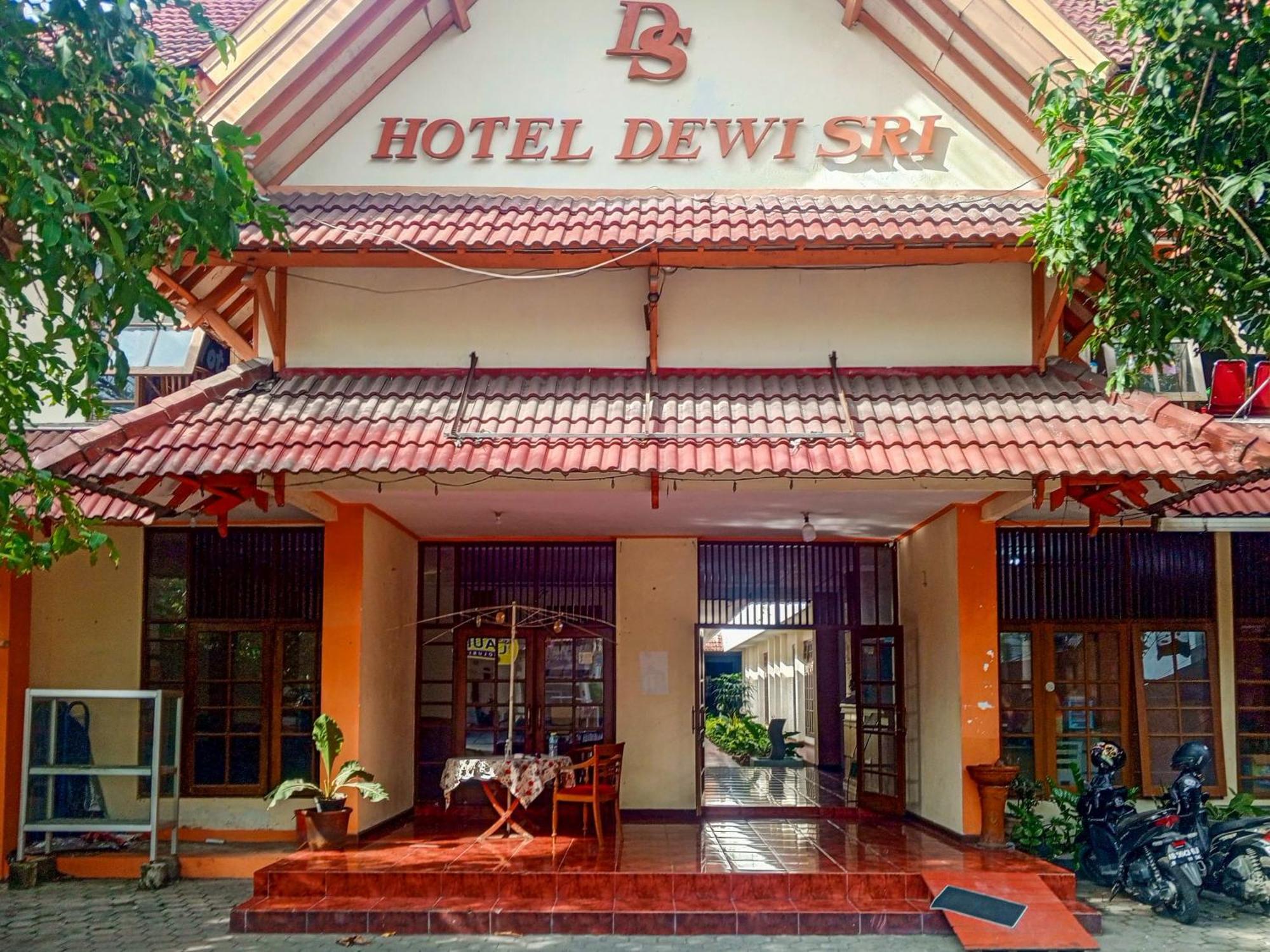 Hotel Dewi Sri Redpartner Yogyakarta Eksteriør bilde