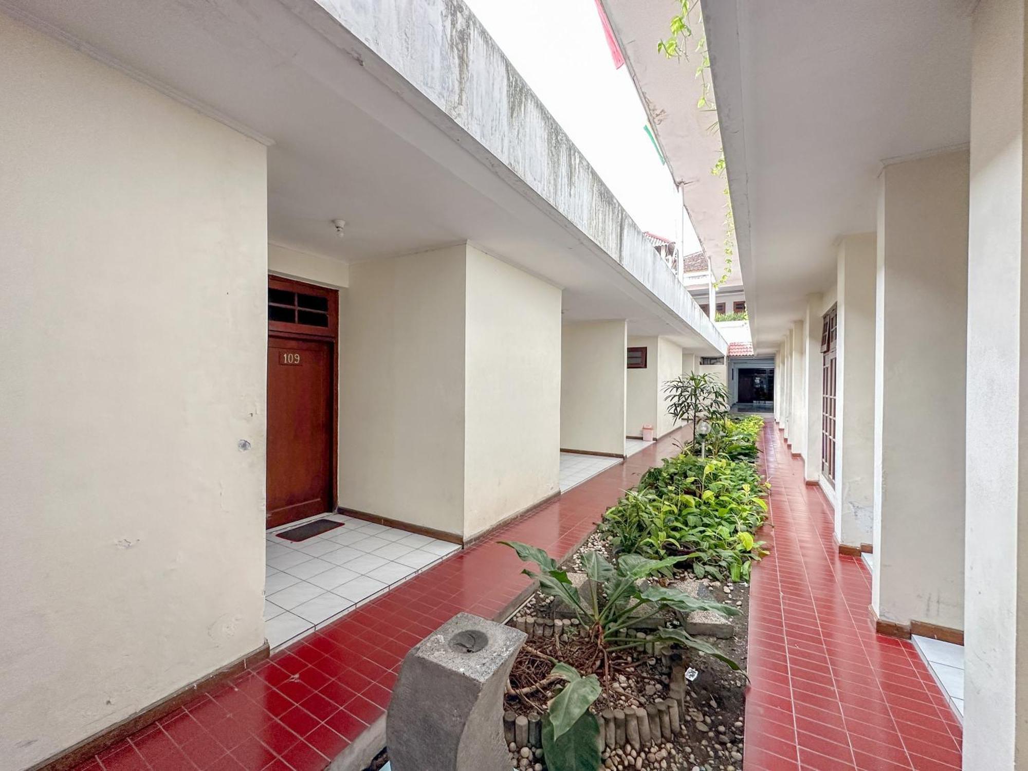 Hotel Dewi Sri Redpartner Yogyakarta Eksteriør bilde