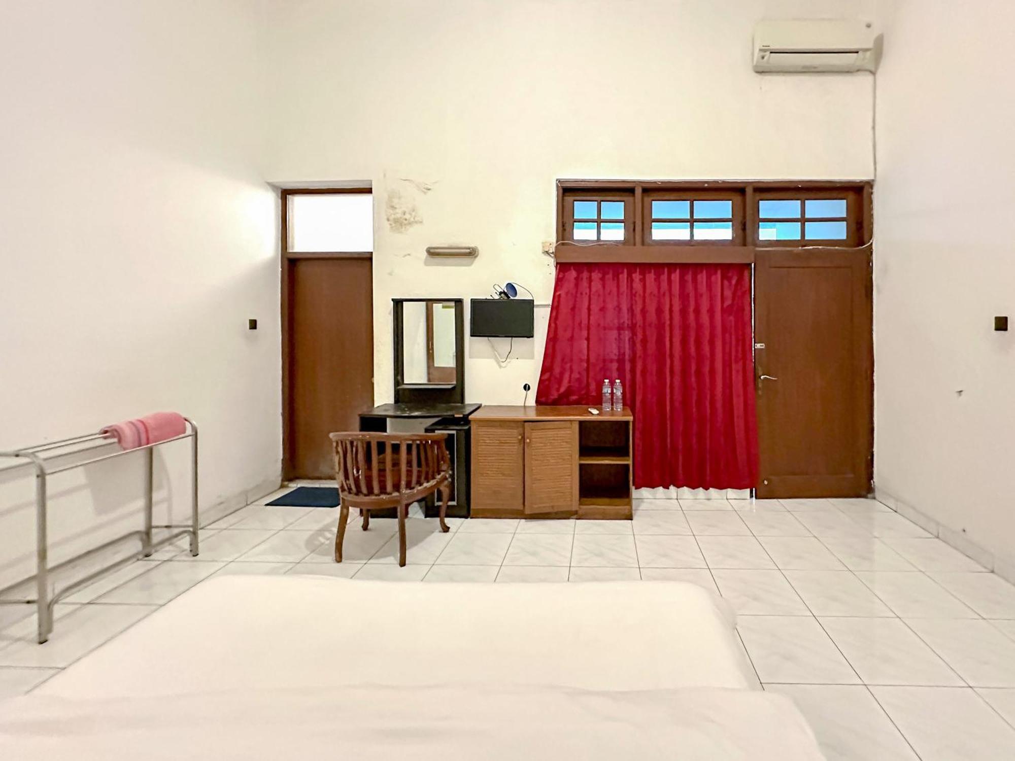 Hotel Dewi Sri Redpartner Yogyakarta Eksteriør bilde