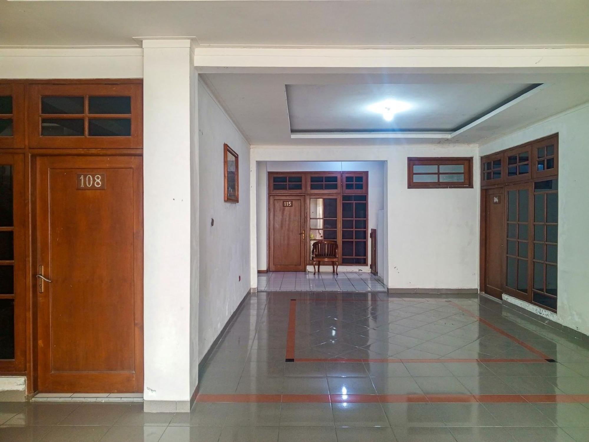 Hotel Dewi Sri Redpartner Yogyakarta Eksteriør bilde