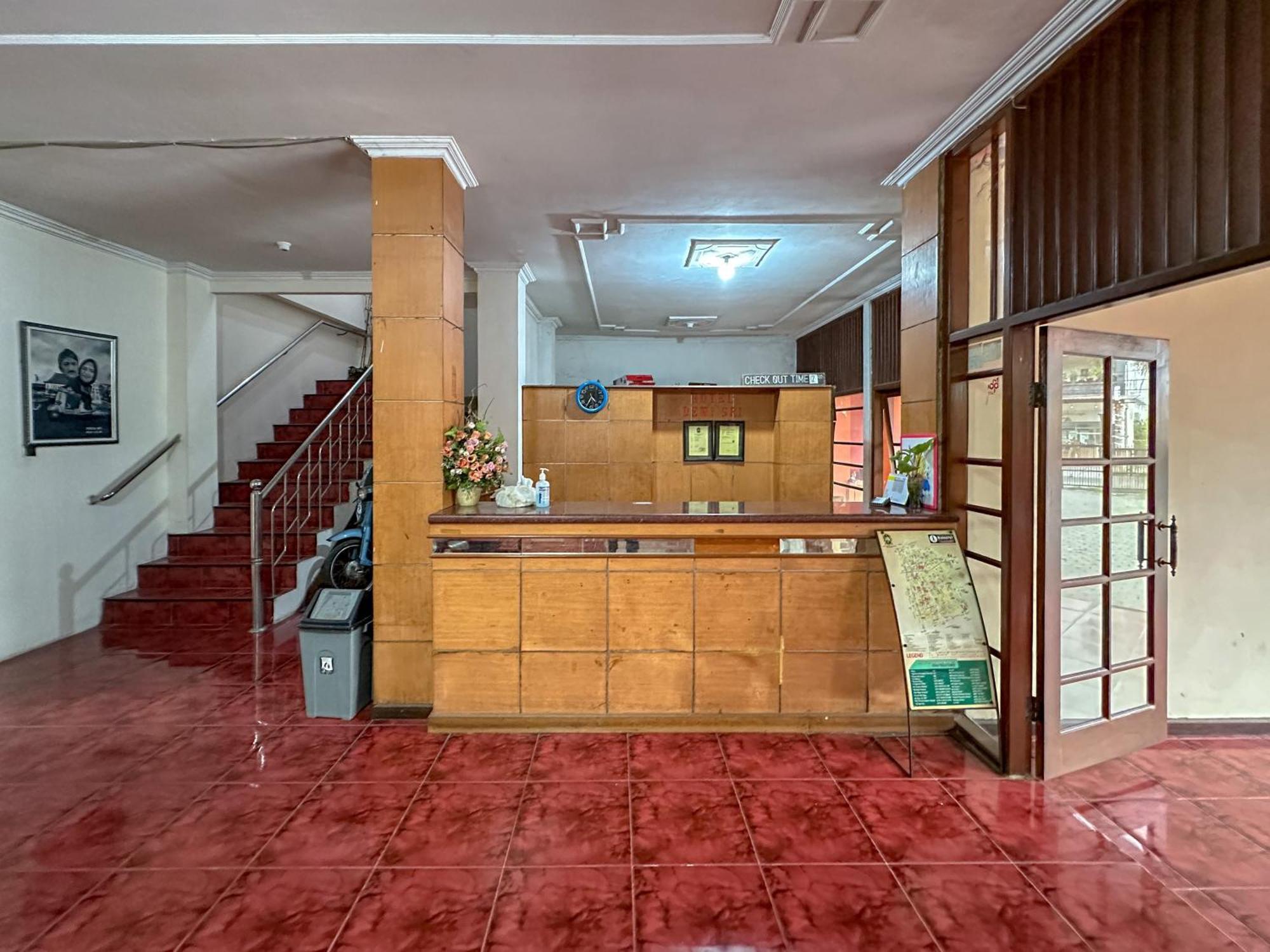 Hotel Dewi Sri Redpartner Yogyakarta Eksteriør bilde